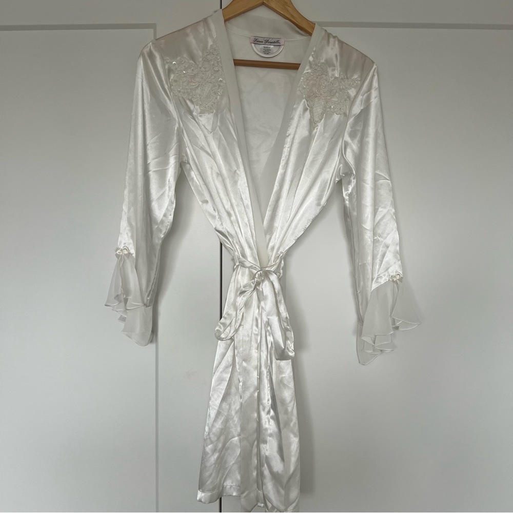 Linea Donatella White Satin Robe with Lace Appliqué